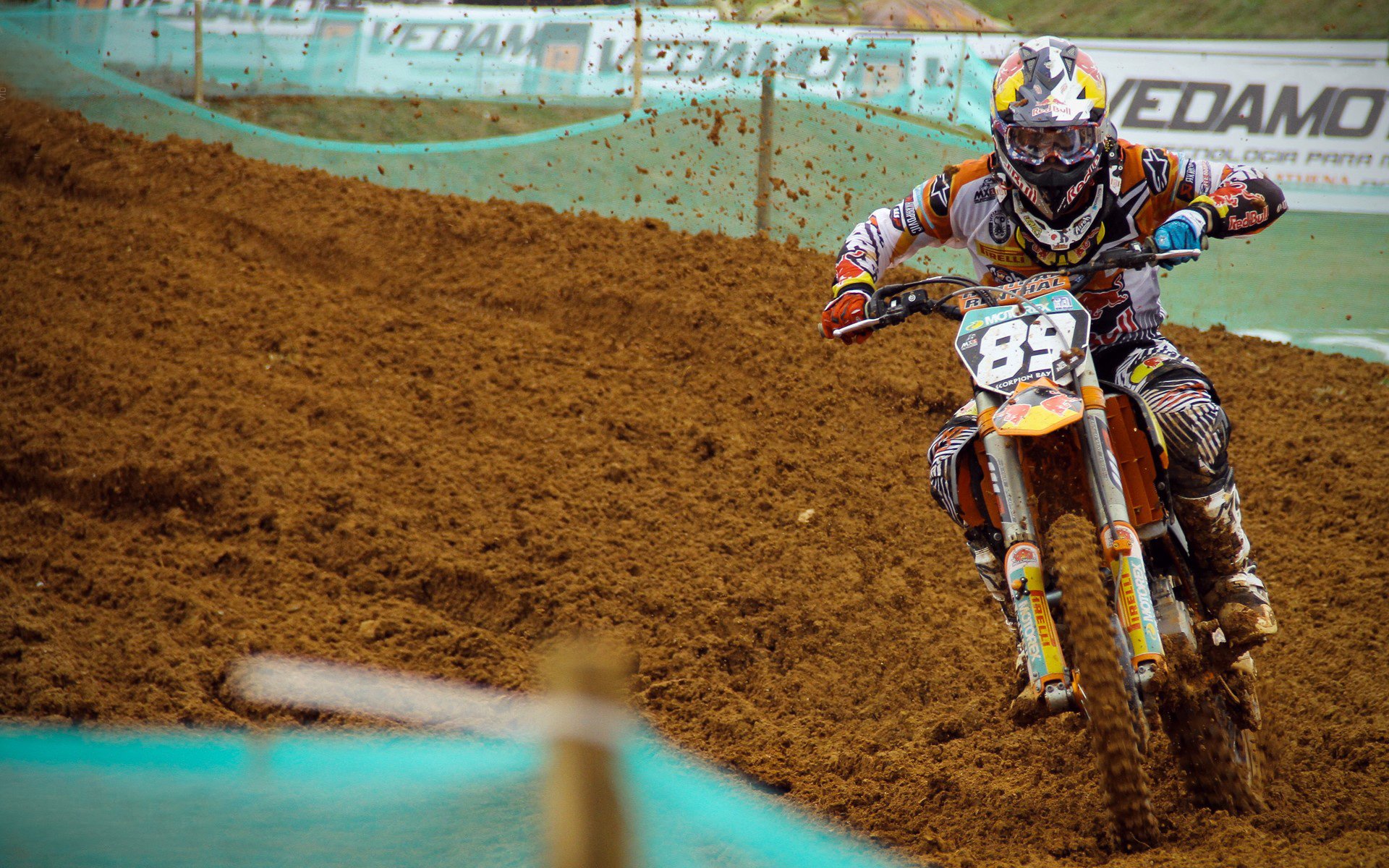 德甲激烈对抗，球迷留言支持，德甲对抗强吗